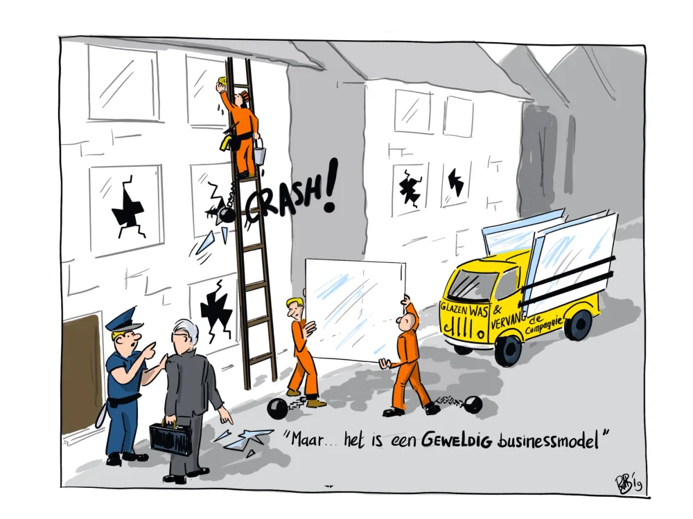 Cartoon van mannen in oranje overalls die een pand leeghalen: ‘Maar… het is een geweldig businessmodel!’